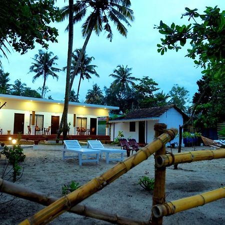 Marari Phoenix Beach Homestay Mararikulam Ngoại thất bức ảnh