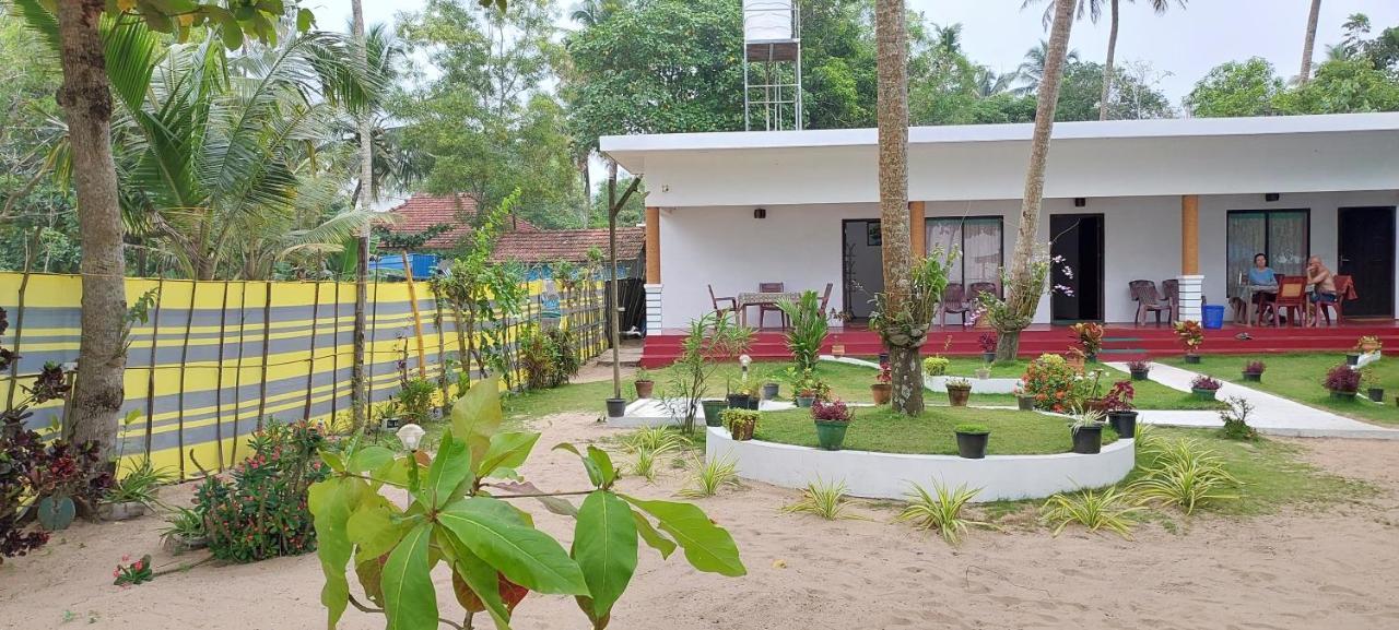 Marari Phoenix Beach Homestay Mararikulam Ngoại thất bức ảnh