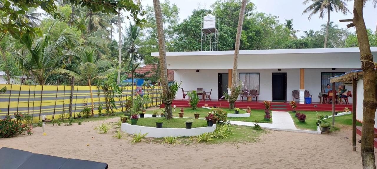 Marari Phoenix Beach Homestay Mararikulam Ngoại thất bức ảnh