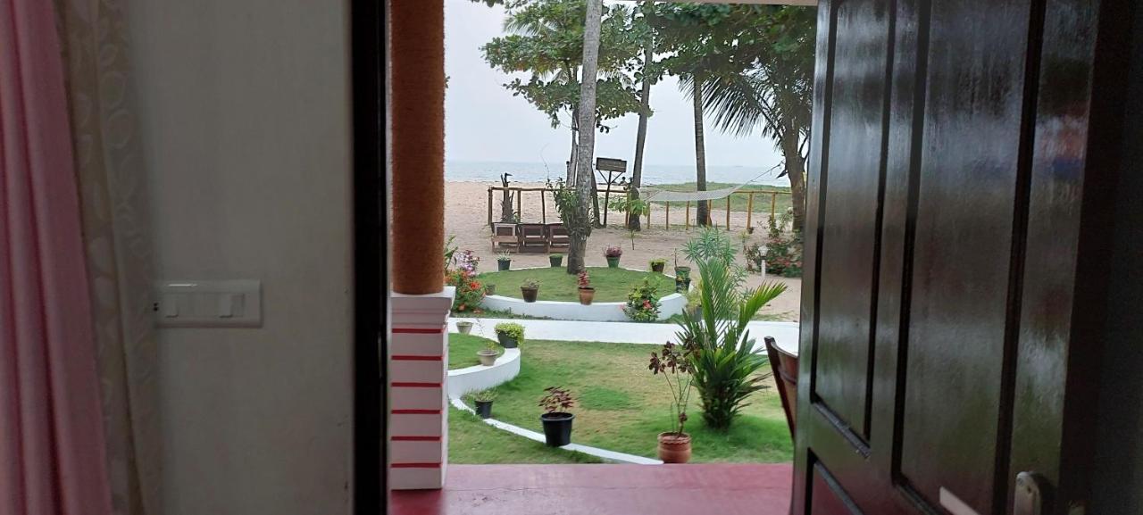 Marari Phoenix Beach Homestay Mararikulam Ngoại thất bức ảnh