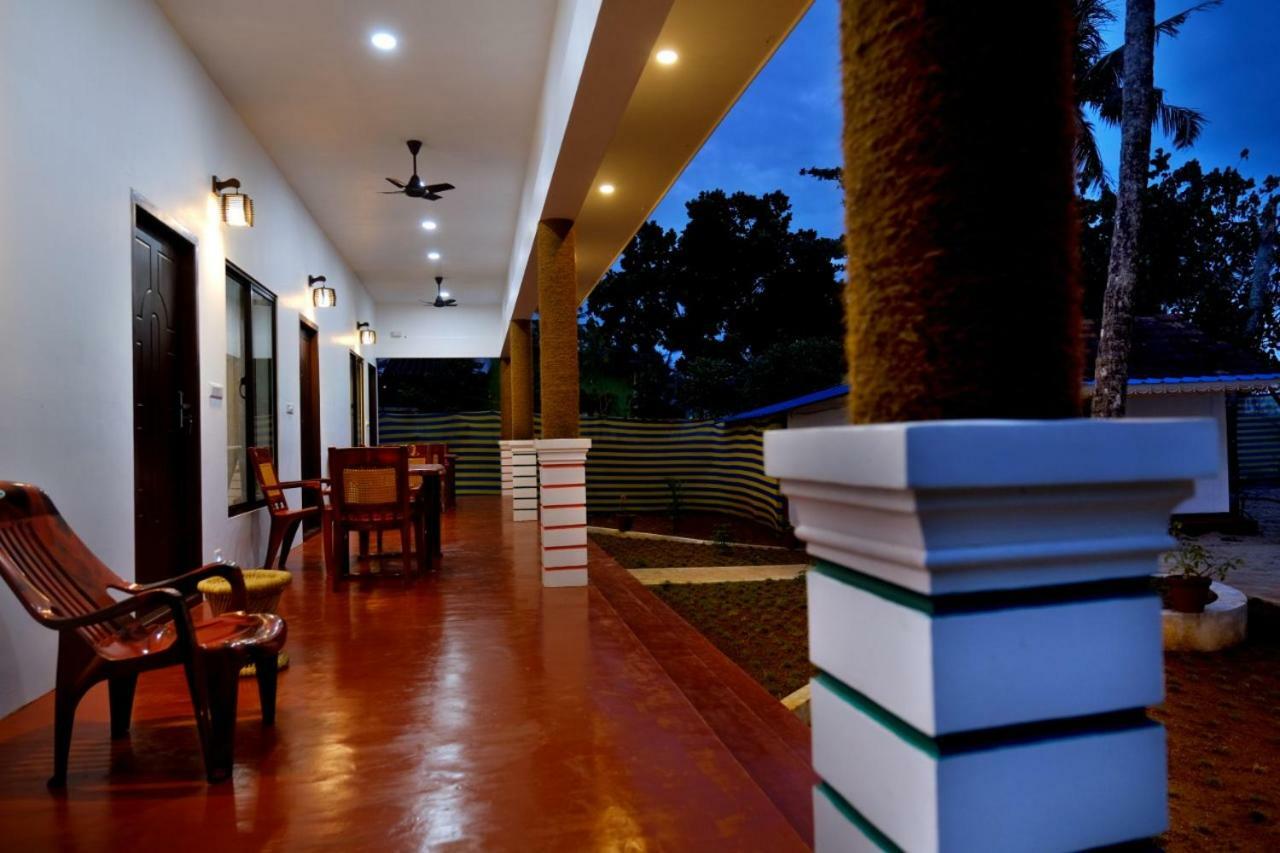 Marari Phoenix Beach Homestay Mararikulam Ngoại thất bức ảnh