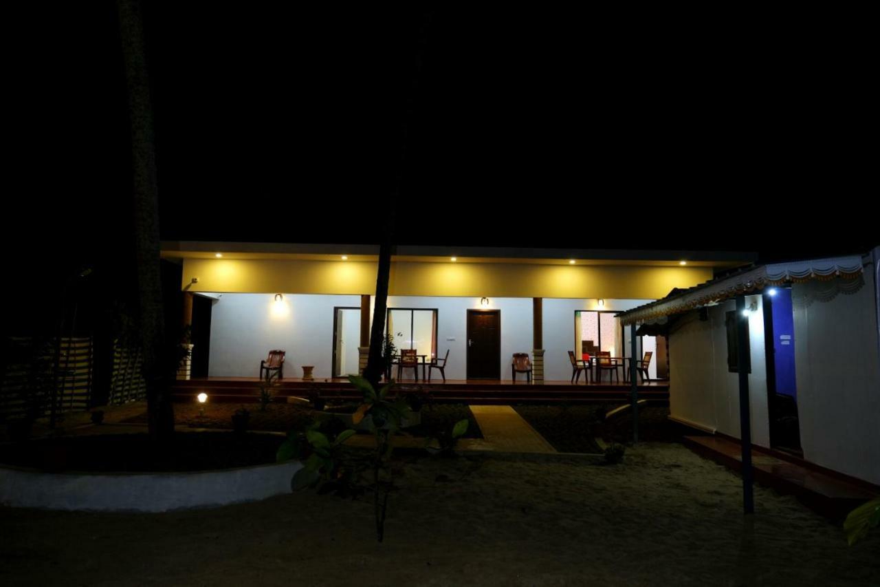 Marari Phoenix Beach Homestay Mararikulam Ngoại thất bức ảnh
